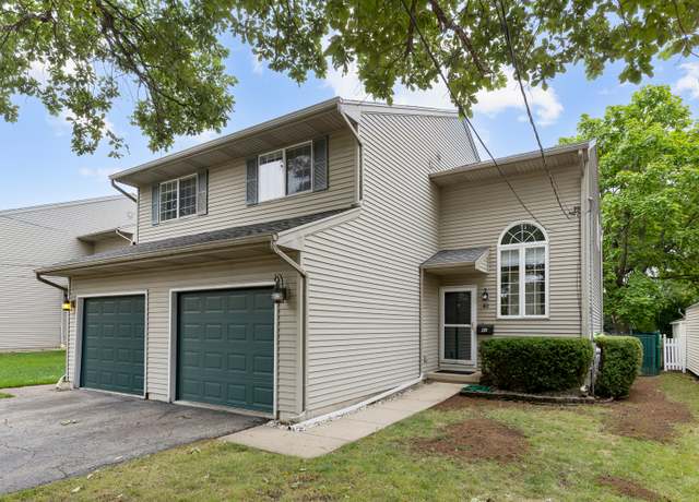 Property at 42 Elm St, Carpentersville, IL 60110, 2 beds, 2.5 baths