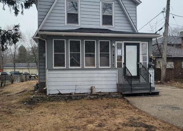 Property at 1411 Western Ave, Waukegan, IL 60085, 2 beds, 2 baths