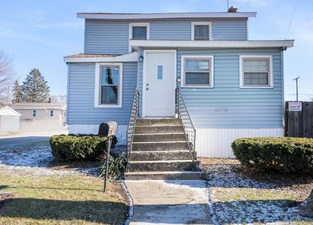 Property at 1018 Wabash Ave, Joliet, IL 60432, 4 beds, 1.5 baths