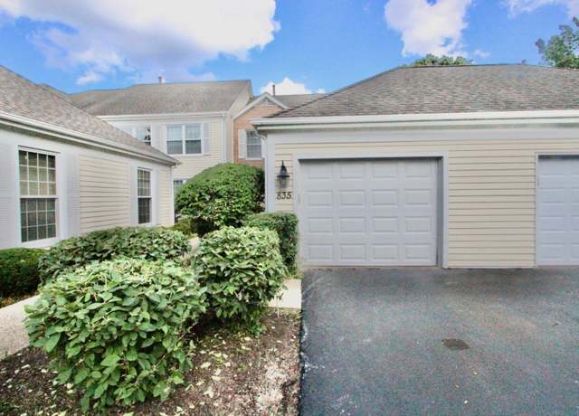Property at 835 Suffield Sq, Lincolnshire, IL 60069, 3 beds, 3 baths