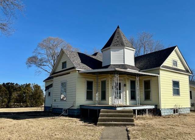 Property at 502 E Attica St, Rossville, IL 60963, 3 beds, 1 bath