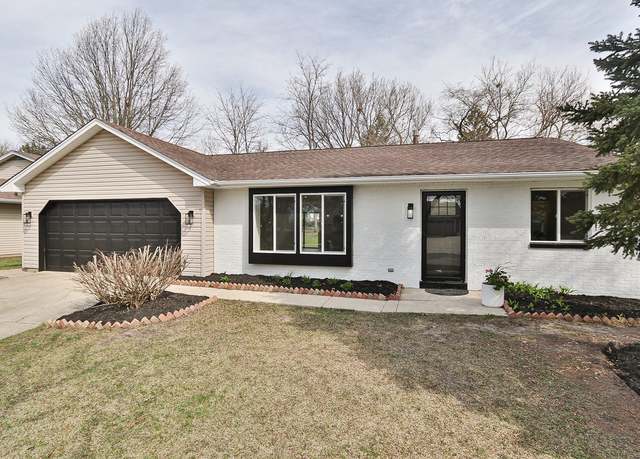 Property at 464 Winterwood Dr, Roselle, IL 60172, 3 beds, 2 baths