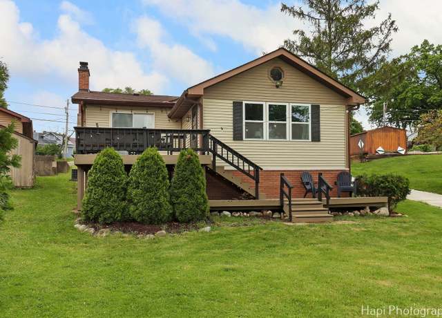 Property at 24991 W Forest Dr, Lake Villa, IL 60046, 3 beds, 2 baths