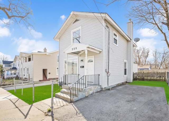 Property at 209 Ann St, Elgin, IL 60120, 3 beds, 1 bath