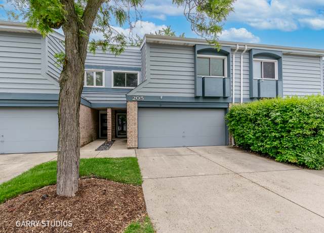 Property at 205 Lakeshore Ln, Bloomingdale, IL 60108, 3 beds, 2.5 baths