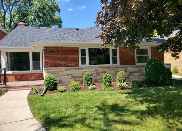 Property at 1308 Frances Pkwy, Park Ridge, IL 60068, 3 beds, 2 baths
