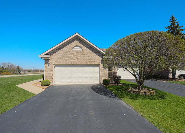 Property at 7922 Belle Rive Ct, Tinley Park, IL 60477, 4 beds, 3 baths