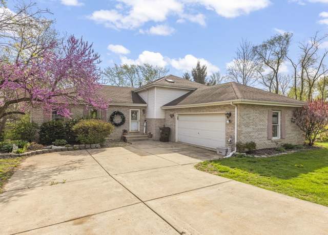 Property at 210 E Circle Dr, New Lenox, IL 60451, 4 beds, 3 baths