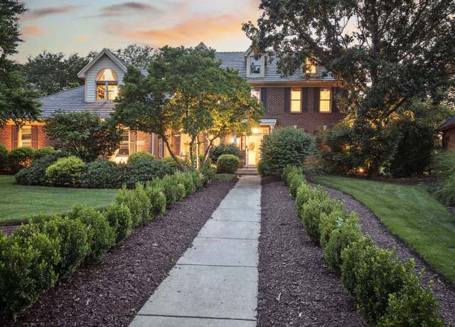 Property at 1260 Radford Dr, Aurora, IL 60502, 5 beds, 3.5 baths