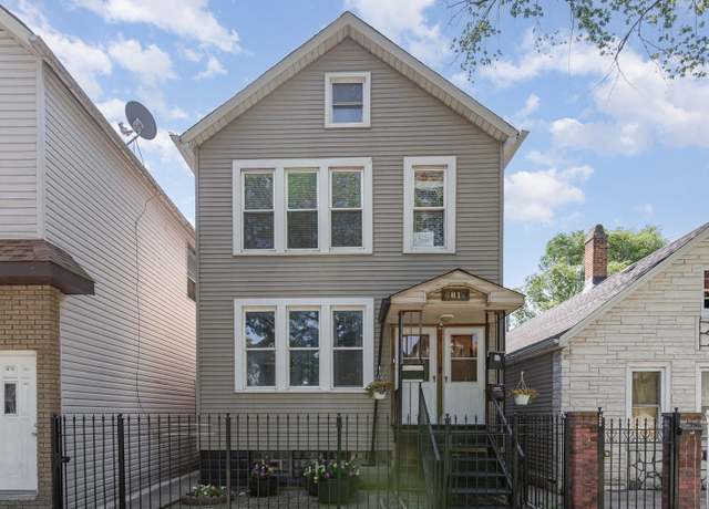 Property at 4810 S Elizabeth St, Chicago, IL 60609, 9 beds, 4.5 baths