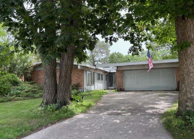 Property at 1435 Warrington Rd, Deerfield, IL 60015, 4 beds, 2 baths