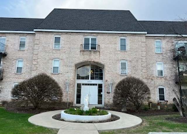 Property at 5201 Carriageway Dr #315, Rolling Meadows, IL 60008, 2 beds, 1 bath