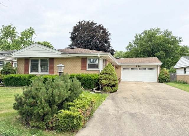 Property at 694 Mark Ave, Des Plaines, IL 60016, 4 beds, 3 baths