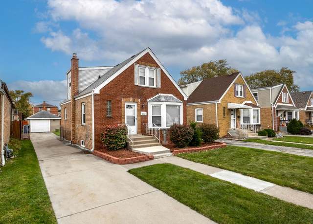 Property at 8748 S California Ave, Evergreen Park, IL 60805, 3 beds, 2 baths