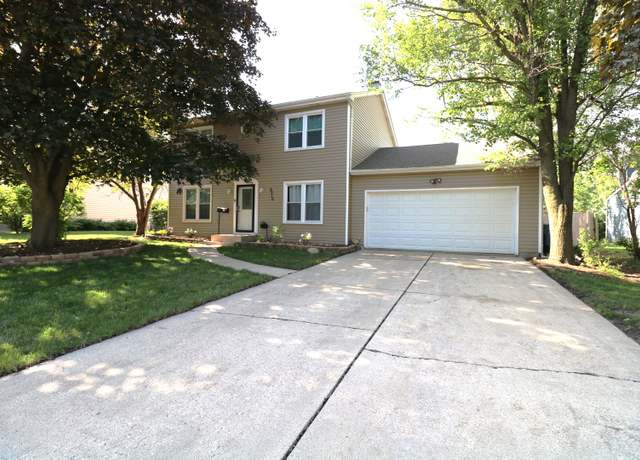 Property at 2210 Sandburg Dr, Aurora, IL 60506, 5 beds, 2.5 baths