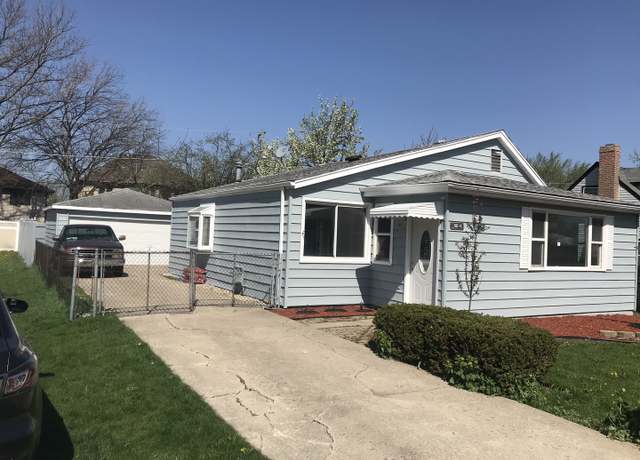 Property at 9814 Austin Ave, Oak Lawn, IL 60453, 3 beds, 2 baths