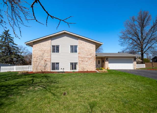 Property at 2532 Lee St, Woodridge, IL 60517, 4 beds, 3 baths