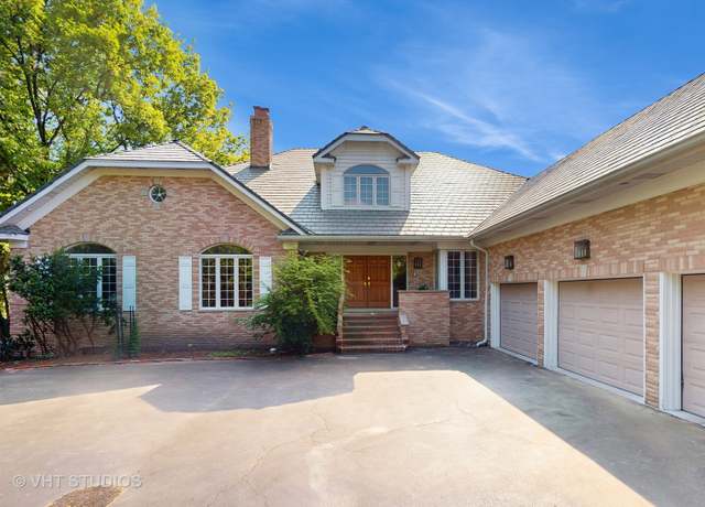 Property at 8980 N Enclave Dr, Burr Ridge, IL 60527, 5 beds, 5.5 baths