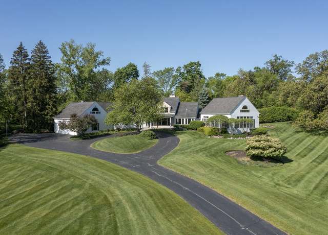 Property at 110 Inverway, Inverness, IL 60067, 3 beds, 3.5 baths