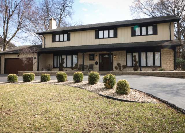 Property at 2702 1st Private Rd, Flossmoor, IL 60422, 5 beds, 4.5 baths