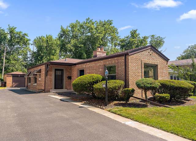 Property at 2125 Collett Ln, Flossmoor, IL 60422, 3 beds, 2 baths