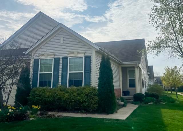 Property at 2836 Hillcrest Cir, Naperville, IL 60564, 2 beds, 2 baths