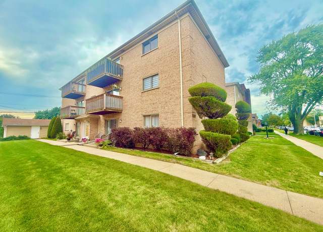 Property at 2530 N 72nd Ct Unit 2W, Elmwood Park, IL 60707, 2 beds, 2 baths