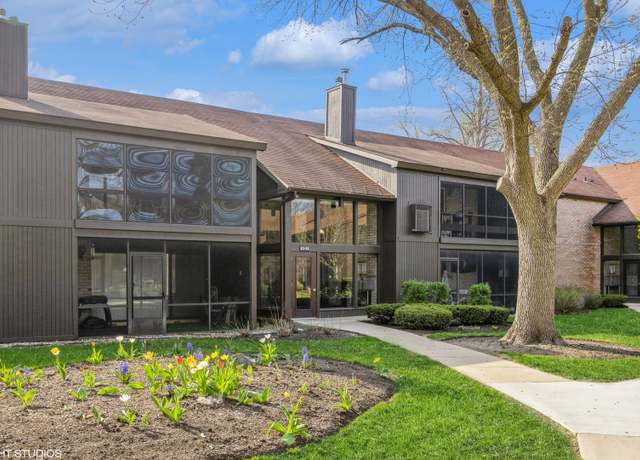 Property at 740 Saint Andrews Ln #27, Crystal Lake, IL 60014, 3 beds, 2 baths