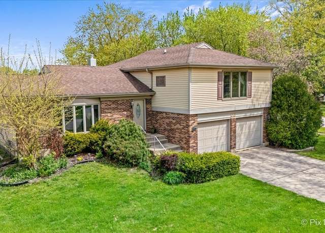 Property at 1016 Congress Dr, Bartlett, IL 60103, 4 beds, 2.5 baths