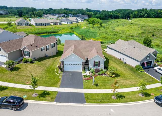 Property at 2032 Wentworth Dr, Volo, IL 60020, 3 beds, 2.5 baths