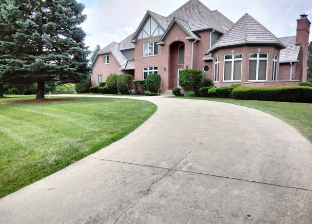 Property at 5 Harvest Glen Ct, Hawthorn Woods, IL 60047, 4 beds, 3.5 baths