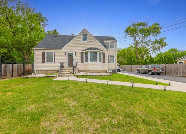 Property at 5510 W 81st Pl, Burbank, IL 60459, 5 beds, 4 baths