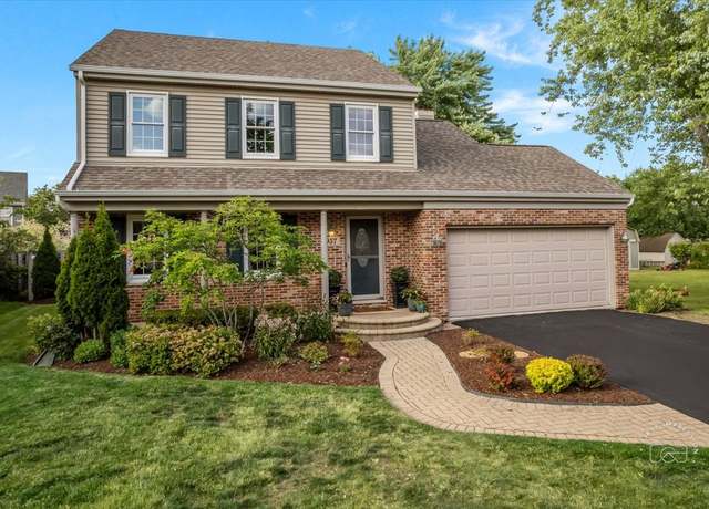 Property at 957 Whittington Dr, Geneva, IL 60134, 4 beds, 2.5 baths