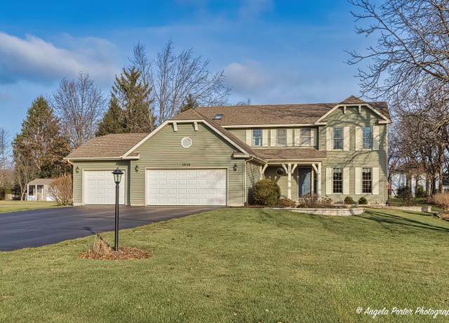 Property at 1518 Spruce St, Spring Grove, IL 60081, 4 beds, 2.5 baths