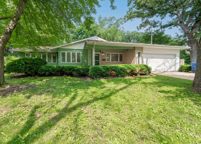 Property at 214 Knollwood Dr, Dekalb, IL 60115, 4 beds, 2.5 baths