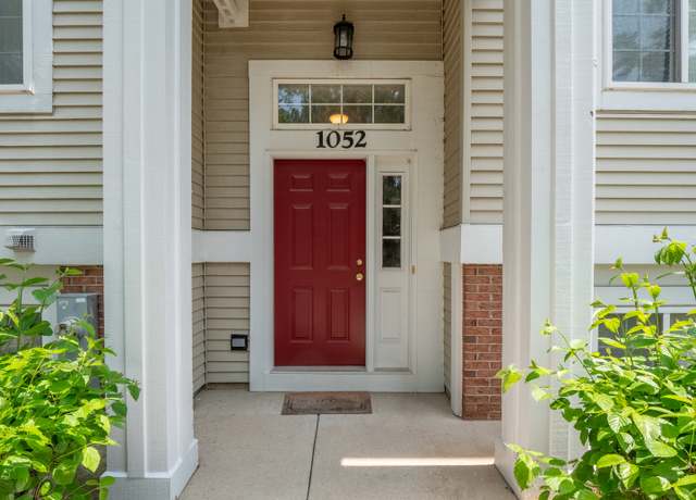 Property at 1052 Mayfield Dr, Glendale Heights, IL 60139, 2 beds, 2.5 baths