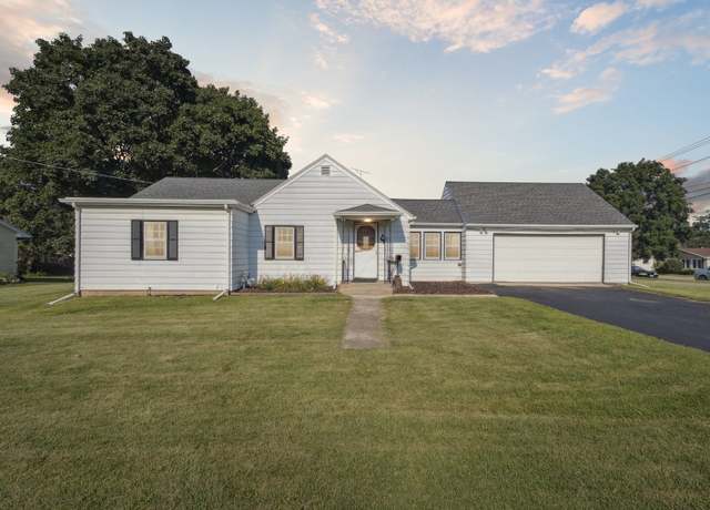 Property at 503 Douglas St, Belvidere, IL 61008, 3 beds, 1 bath