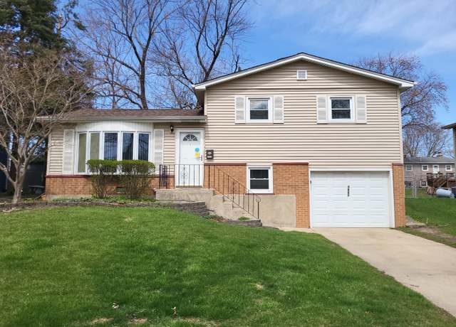 Property at 5660 Dover Rd, Oak Forest, IL 60452, 3 beds, 1.5 baths