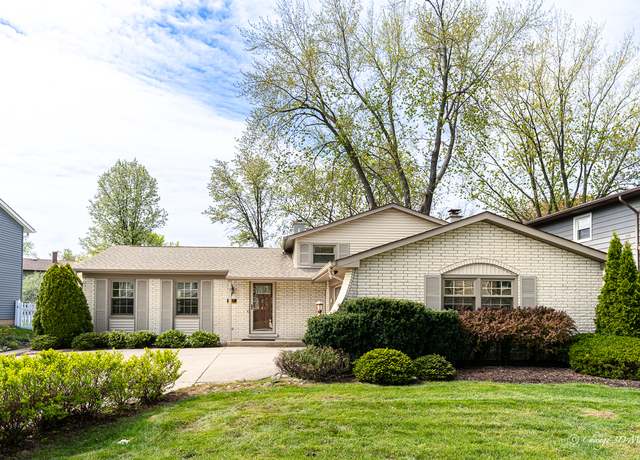 Property at 315 Anthony Rd, Buffalo Grove, IL 60089, 3 beds, 2 baths