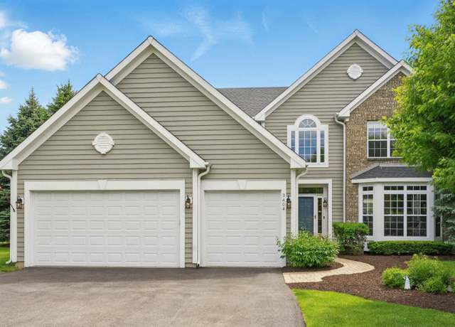Property at 3404 Royal Woods Dr, Crystal Lake, IL 60014, 4 beds, 2.5 baths