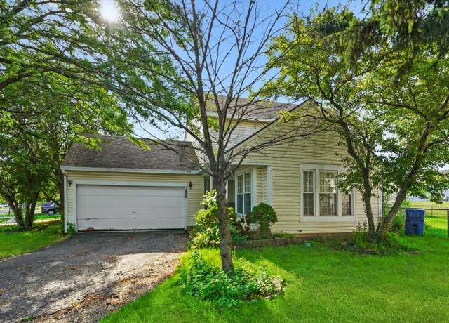 Property at 1885 Grosse Pointe Ct, Hanover Park, IL 60133, 3 beds, 2.5 baths