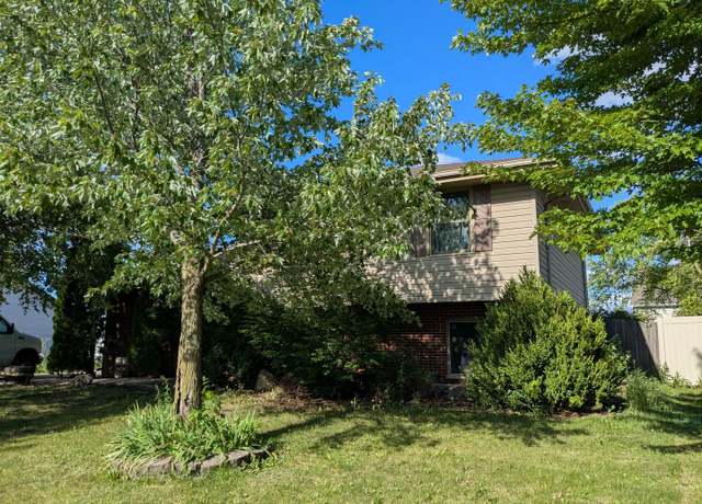 Property at 1320 Howland Dr, Joliet, IL 60431, 3 beds, 2 baths