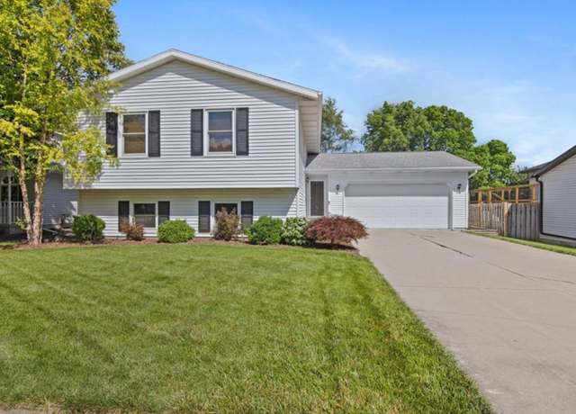 Property at 16 Rutherford Ct, Bloomington, IL 61705, 4 beds, 2 baths
