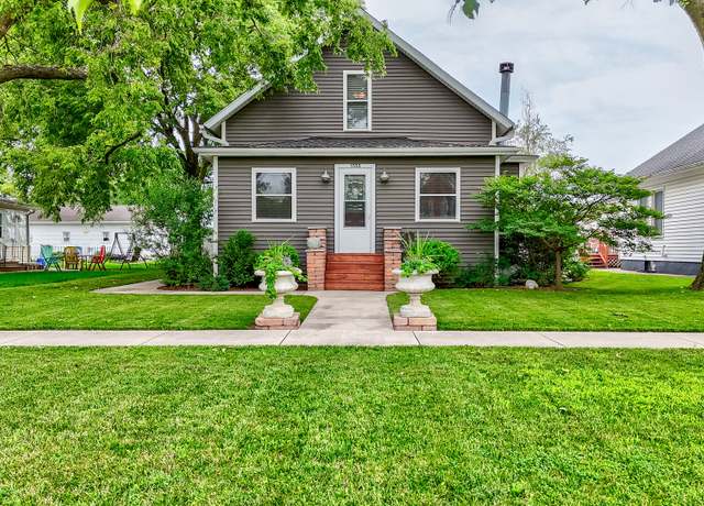 Property at 1322 W Madison St, Ottawa, IL 61350, 3 beds, 2 baths