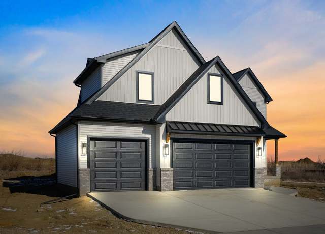 Property at 5204 Finlen Ln, Bloomington, IL 61705, 5 beds, 4.5 baths