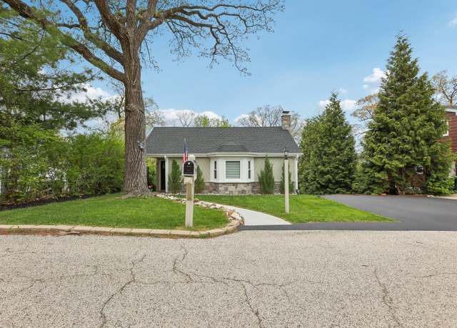 Property at 2112 Evergreen Ave, Fox River Grove, IL 60021, 2 beds, 2 baths