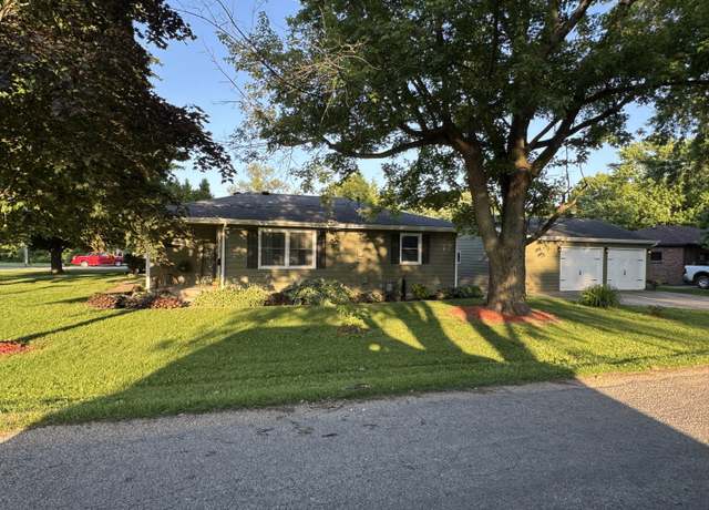 Property at 1202 E Van Buren St, Clinton, IL 61727, 2 beds, 1 bath