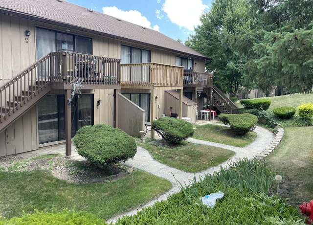 Property at 45 Nassau Colony #4, Fox Lake, IL 60020, 1 bath