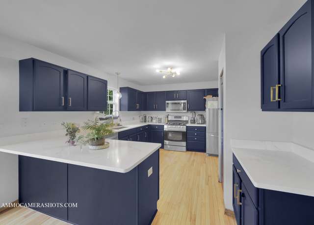 Property at 249 Gladiolus Dr, Romeoville, IL 60446, 5 beds, 3 baths