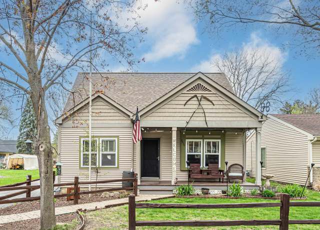 Property at 3010 Mary Ln, Mchenry, IL 60051, 3 beds, 2 baths